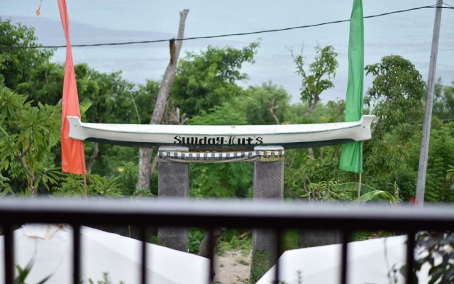Sunday Huts Lembongan