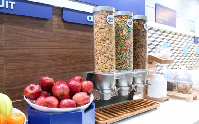 Holiday Inn Express & Suites Mansfield by IHG