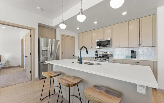 Sweet Retreat 3 Bedroom Condo