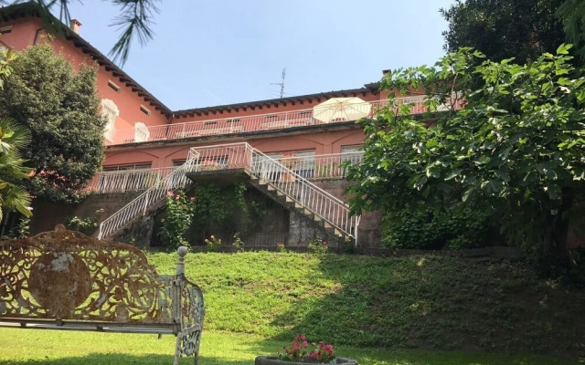 Villa House and Garden B&B
