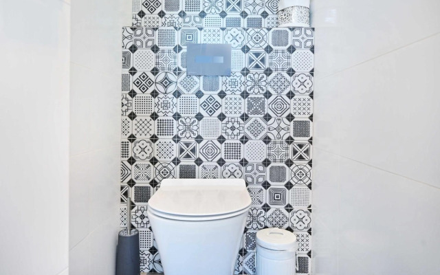 Taverna by HolyGuest