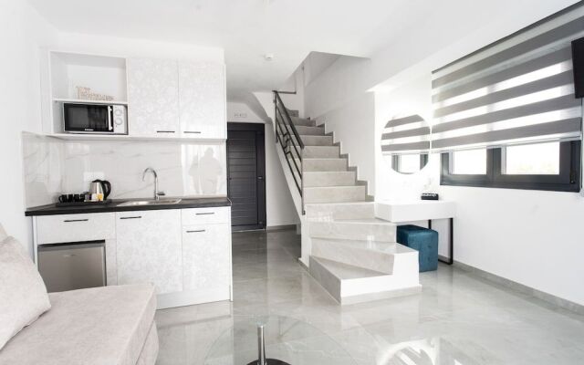 Aeonian Luxury Suites