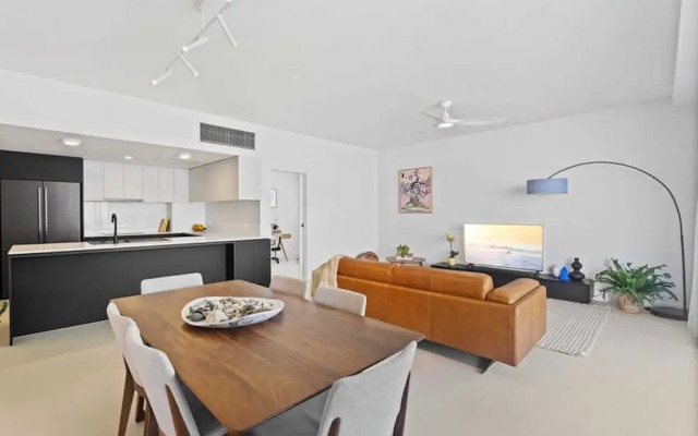 Swell Apartments - by Burleigh Letting
