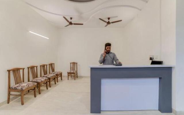 OYO 28853 Harkesh Residency