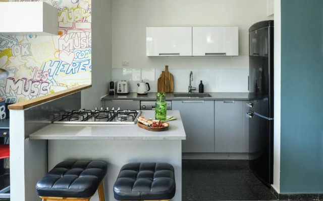Turquoise Chic Apartment by Sea N' Rent