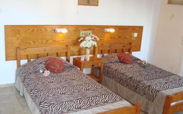 Arkadi Apartments