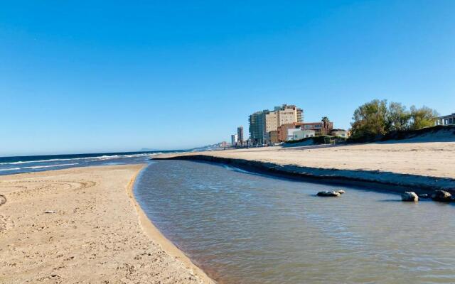 Beachfront and Bright Apartment