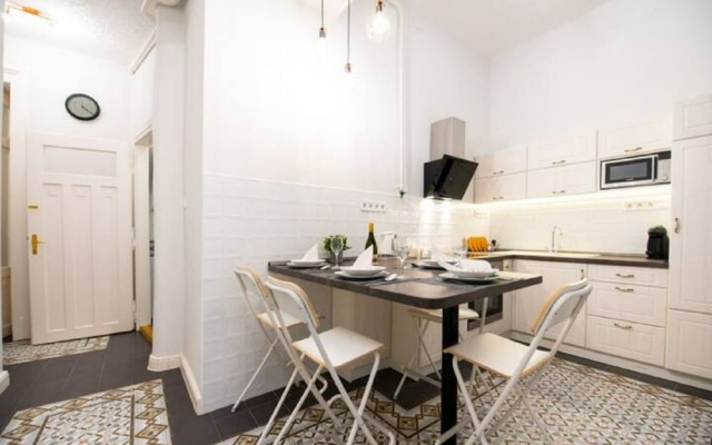 Central Luxury Apartment