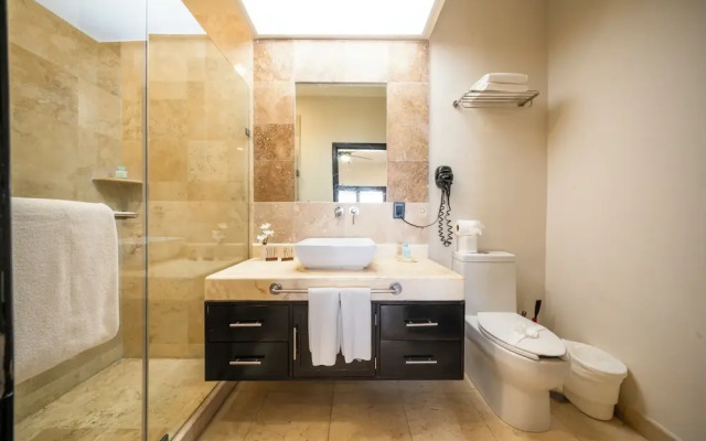 Beachfront Ocean View Penthouse Surf 408