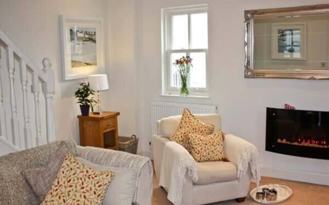 Crown Cottage
