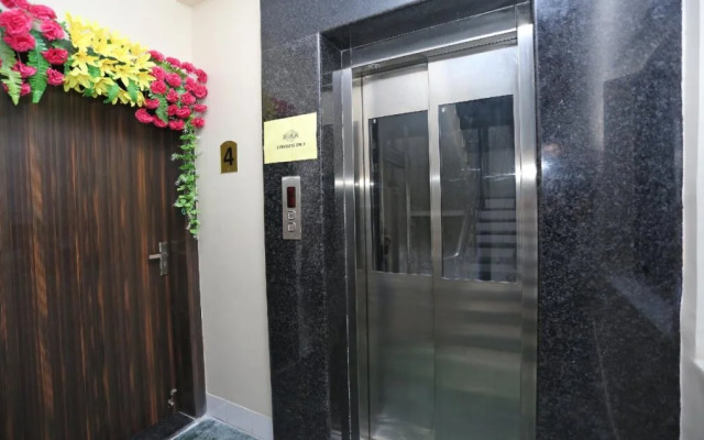 Tulsi Palace by OYO Rooms