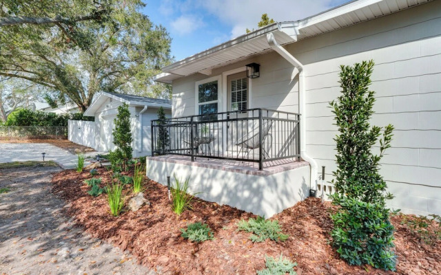 Mid-century Lakeland Home w/ Game Room!