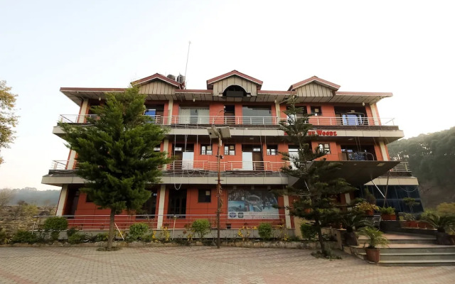 OYO 8367 Hotel The Woodz