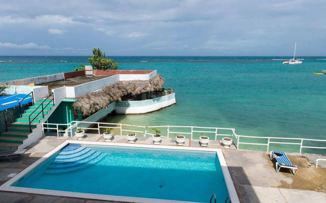 Ocean Rooms at Oceans Palm Resort