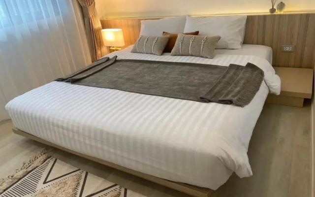 S2 Hotel