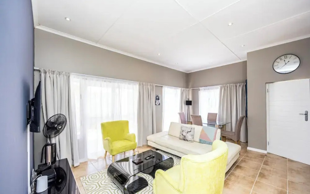 Modern Executive Unit