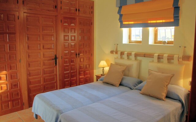 The Lodge - Desert Springs