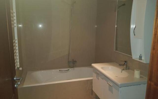 Luxury Apartment at Berges Lac2