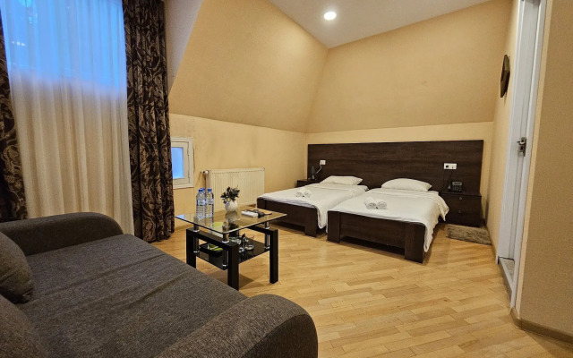 Отель Boutique IVERIA