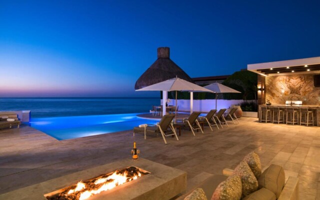 The Ultimate Holiday Villa in With Private Pool and Close to the Beach, Cabo San Lucas Villa 1049