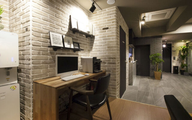 Brown Dot Hotel