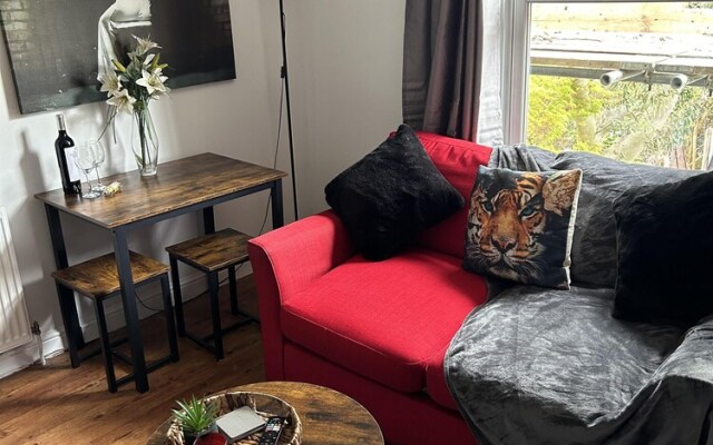 Inviting 1-bed Unit in Watford