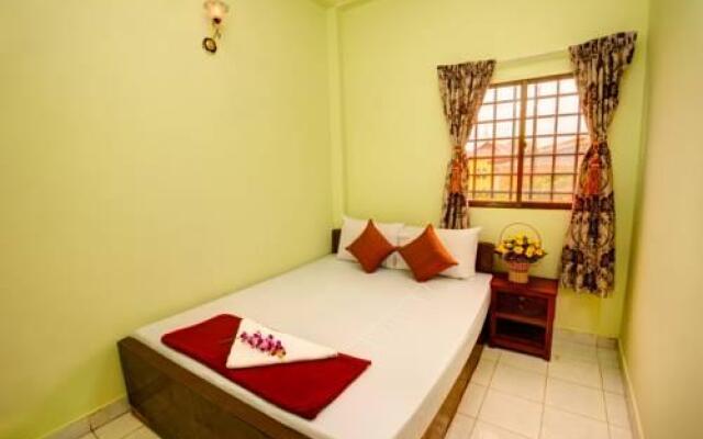 #10 Lakeside Guesthouse