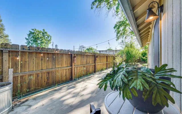 Welcoming Grants Pass Retreat - Walk to Park!