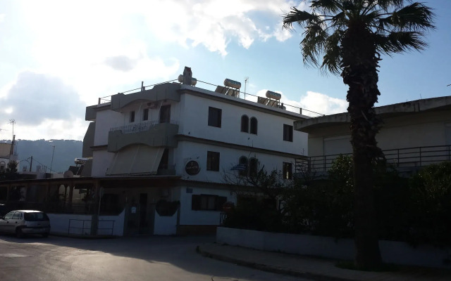 Takis Hotel
