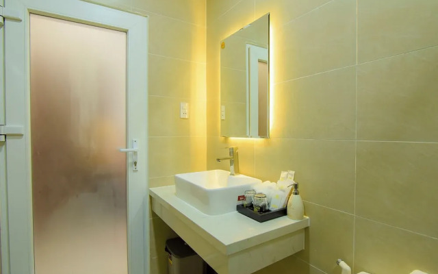 Hera Hotel