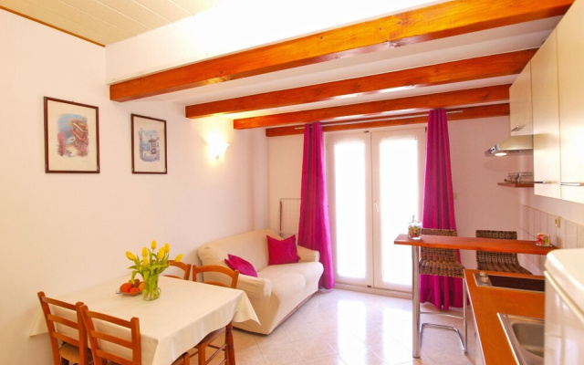 Apartment 1558