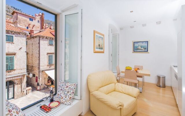 The View Apartment by Irundo