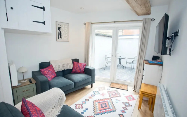 2br-central-15minwalktobeach-freeparking-wifi