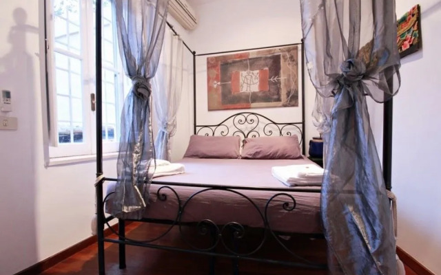 Amazing Attic In With Terrace In Fontana Di Trevi