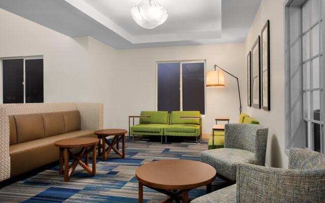 Holiday Inn Express & Suites Ontario by IHG