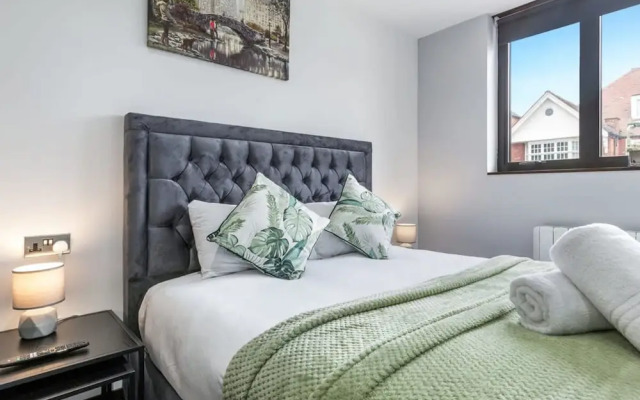 Luxury Flat in North West London