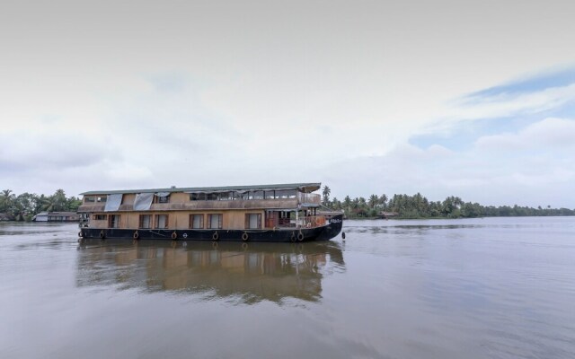 OYO 13683 EGC Houseboat 9 BHK