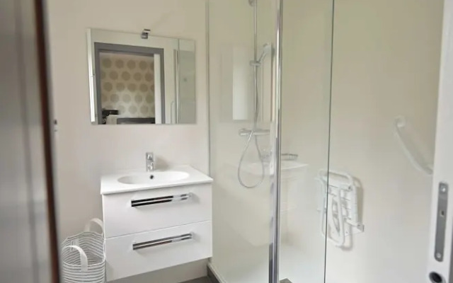 Very Nice Apartment With Balcony - 4p/1br - 600m From the Beach