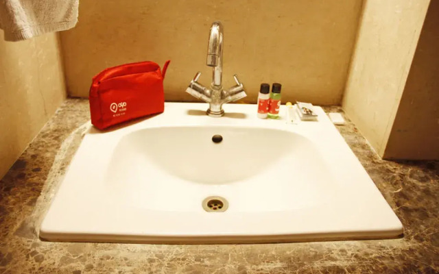 Oyo Rooms Noida City Centre 208