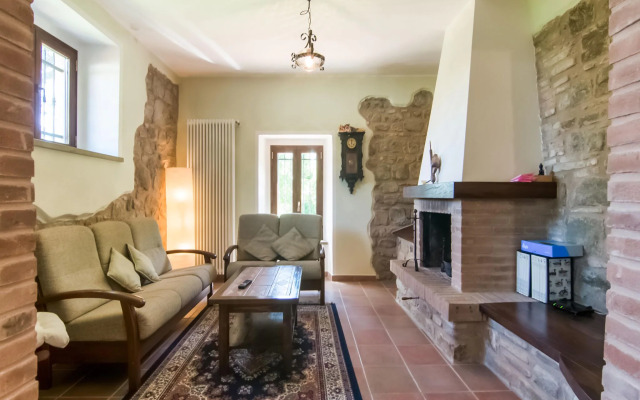 Villa in Tavoleto With Pool
