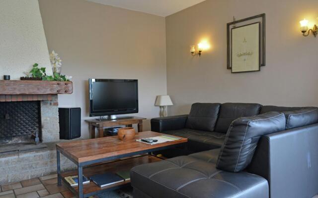 Beautiful Villa in Carcassonne with Shared Pool, Jacuzzi