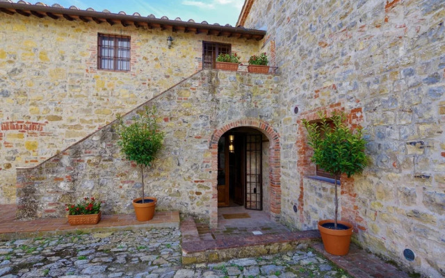 Serena al Casalone by Arcenorentalsclub