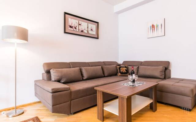 Freedom Square Apartment With View