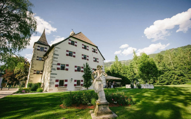 Schloss Prielau Hotel & Restaurants