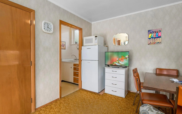 Leica Stay and Walnut Flat - Napier Holiday Home