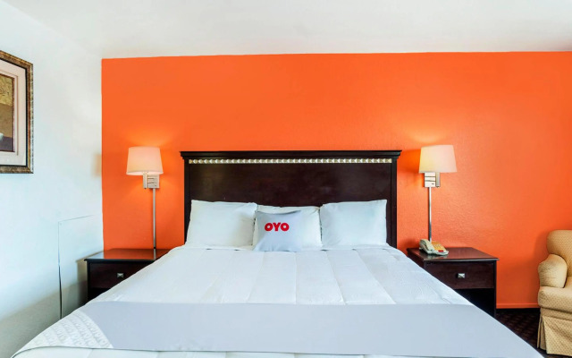 OYO Townhouse Dodge City KS