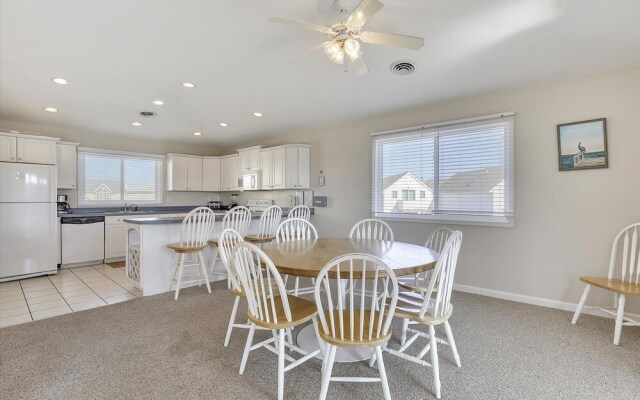 16B Read Street by Long & Foster