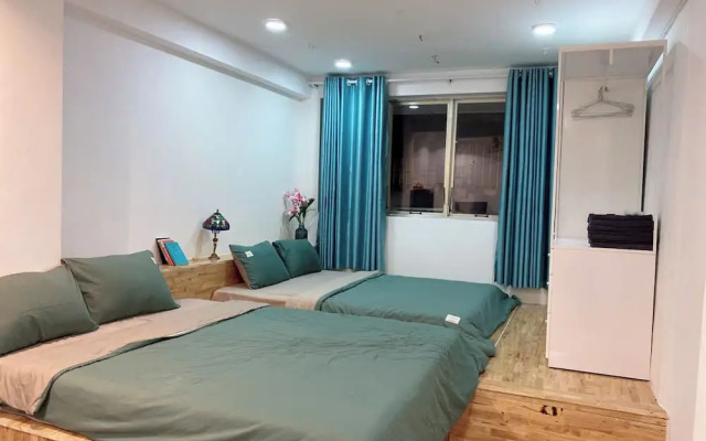 Papaya Hotel & Café 2