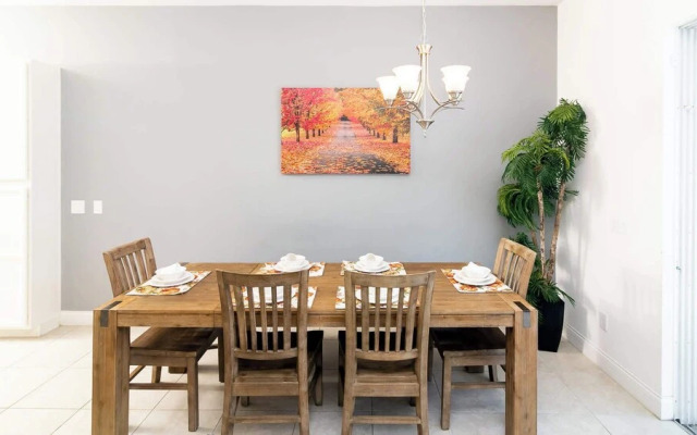 Great Escape to the Enclaves Near Disney!