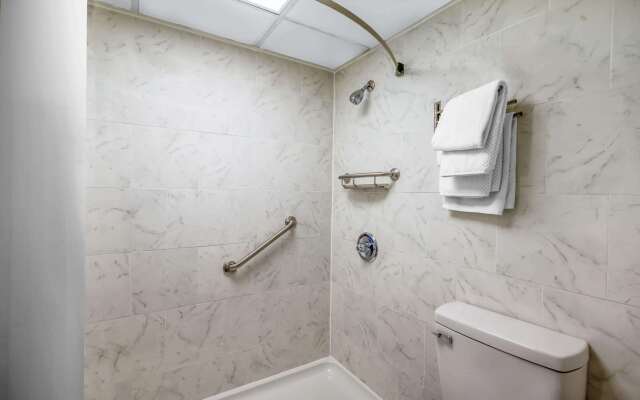 Super 8 by Wyndham Perrysburg/Toledo